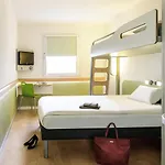 Ibis Budget Lille - Stade Pierre Mauroy 2* 론친