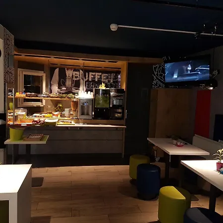Ibis Budget Lille - Stade Pierre Mauroy מלון 2*